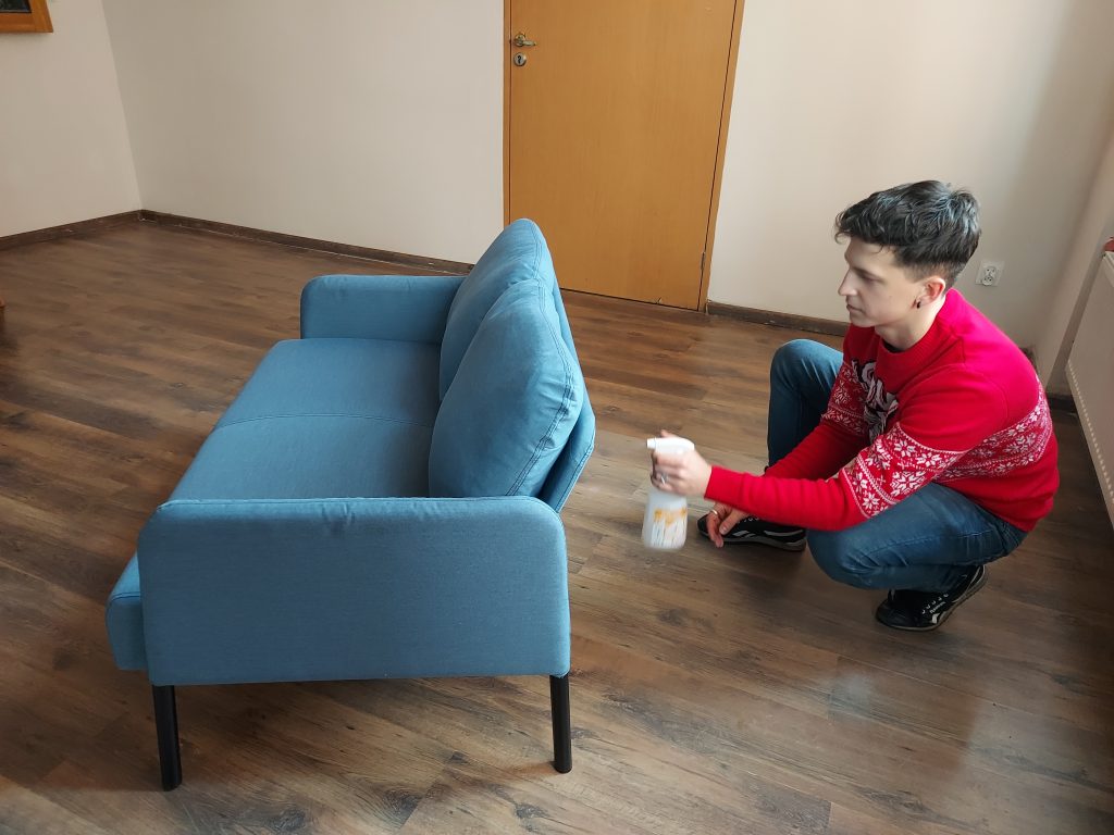 Oczyszczanie sofy