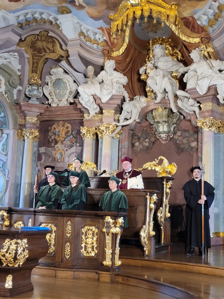 rozdanie dyplomów w Auli Leopoldina