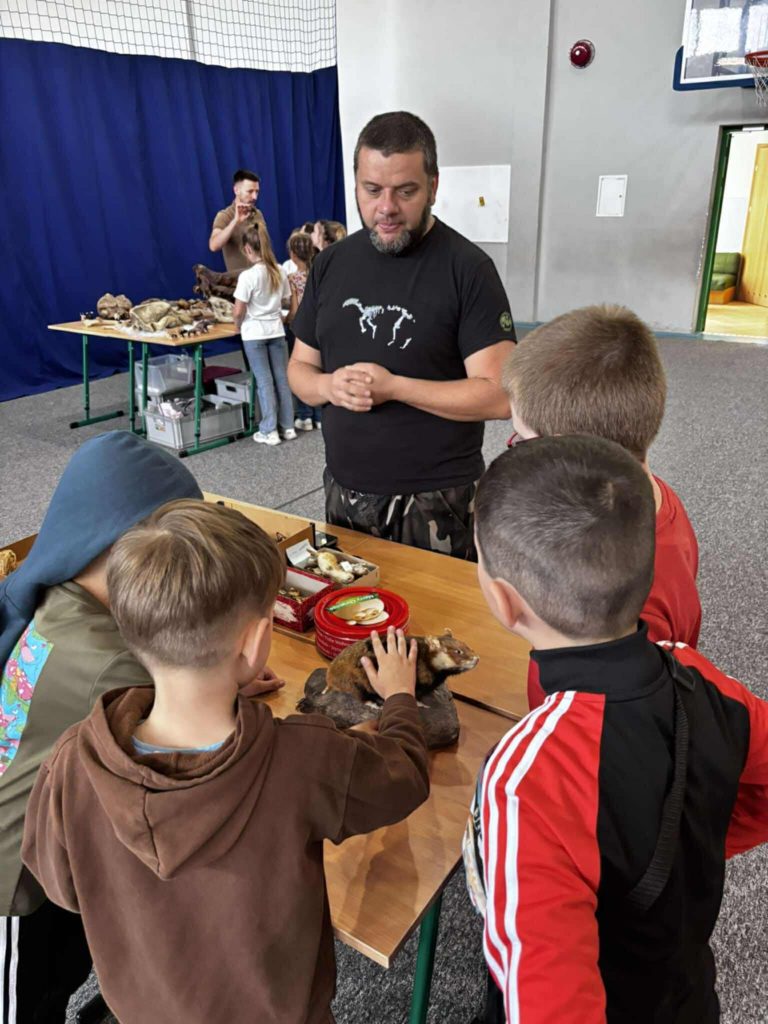 zajęcia  Zakładu Paleozoologii w szkole podstawowej
